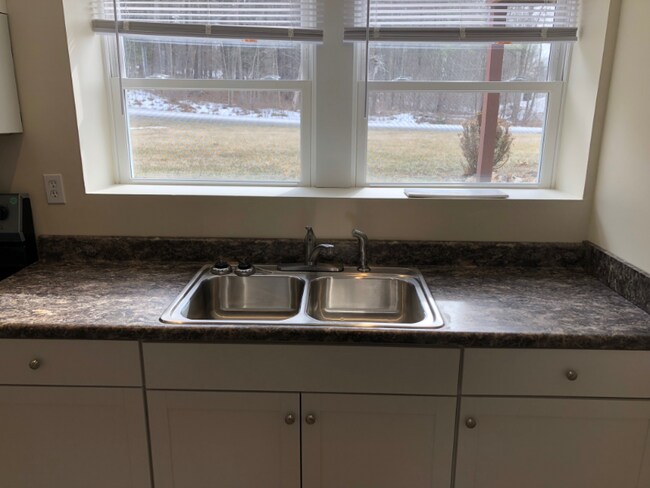 Foto del edificio - 288 Frank Hitchcock Rd