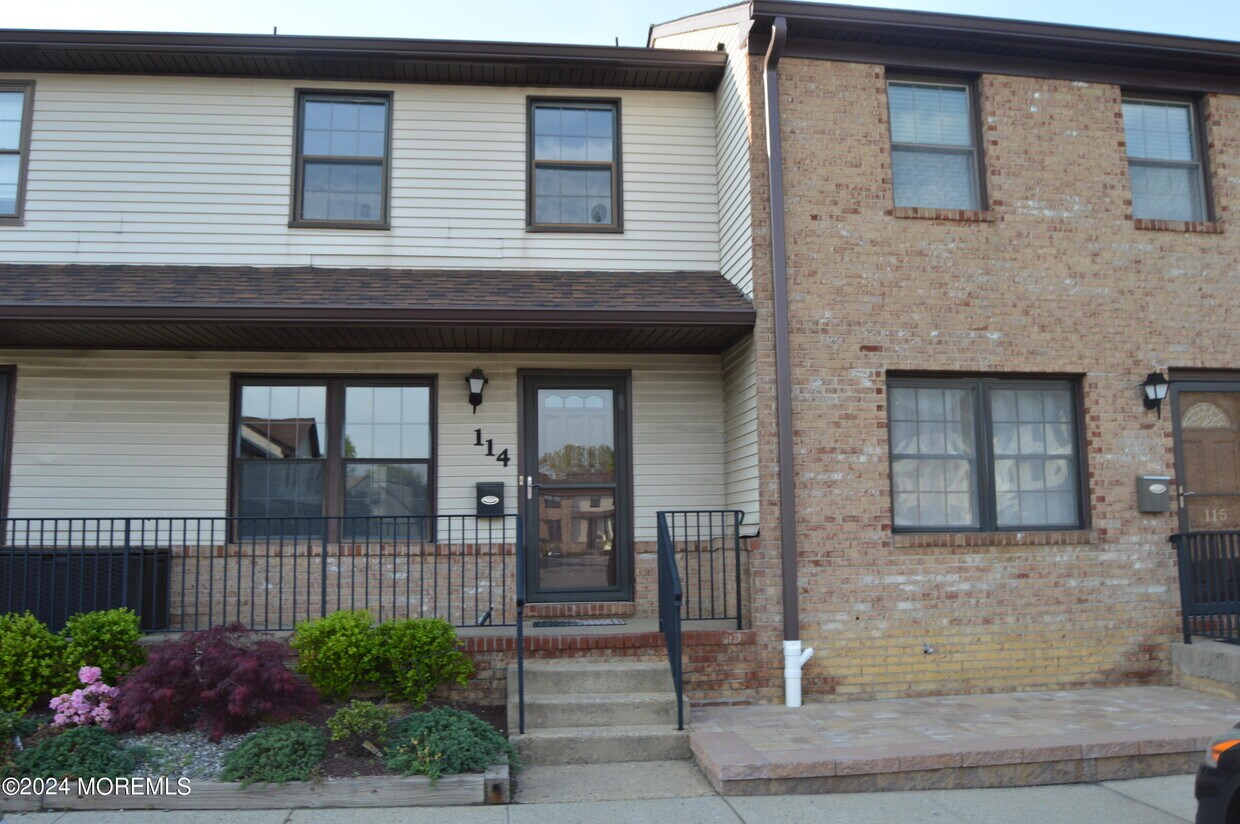 114 Village Green Way, Hazlet, NJ 07730 Condo for Rent in Hazlet, NJ