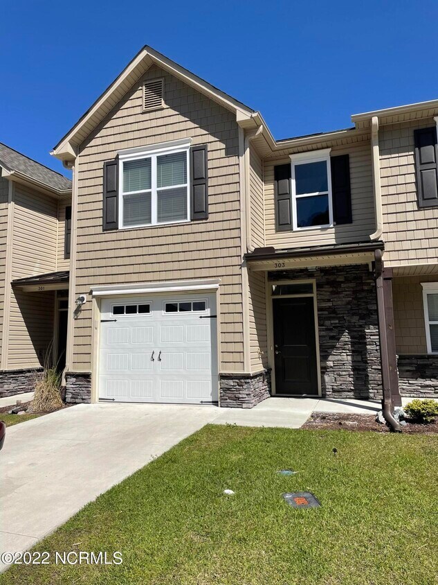 303 Glenellen Loop Rd, Midway Park, NC 28544 Townhome Rentals in