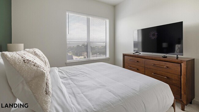 Foto del edificio - 1345 E 15th St