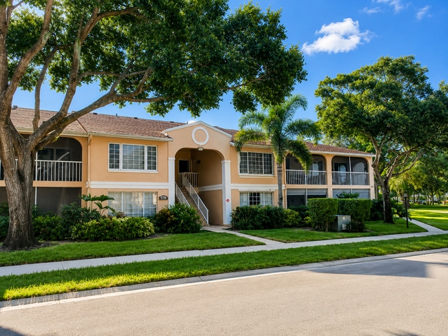 Building Photo - 13851 Oneida Dr