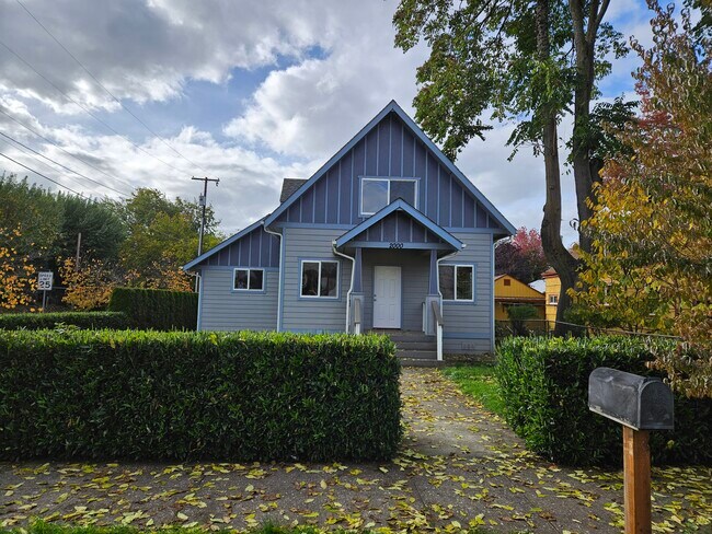 Building Photo - 2000 Simpson Ave