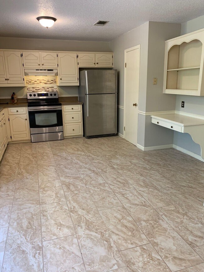 Foto del edificio - 2314 Peach Tree Dr