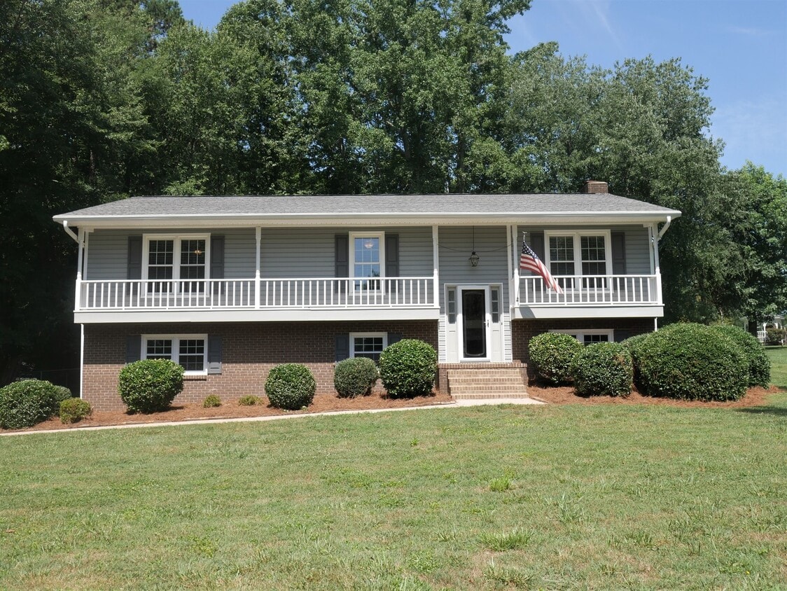 Foto principal - 124 Woodburn Pl