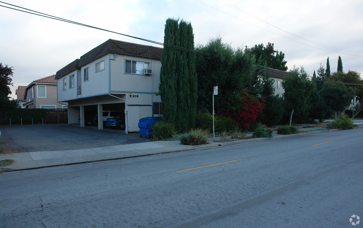 Building Photo - 215 W Olive Ave