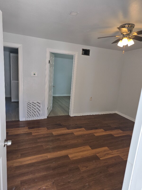 Foto del edificio - 3212 E Henry Ave