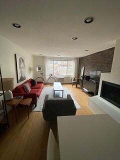 Foto del edificio - 644 W Arlington Pl