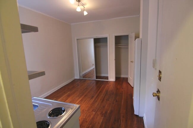 Building Photo - 836 Sanborn Ave