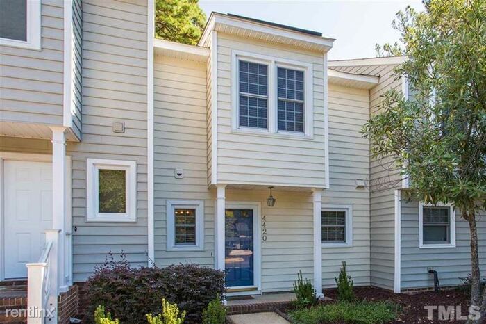 Foto principal - Awesome two bedroom townhome!