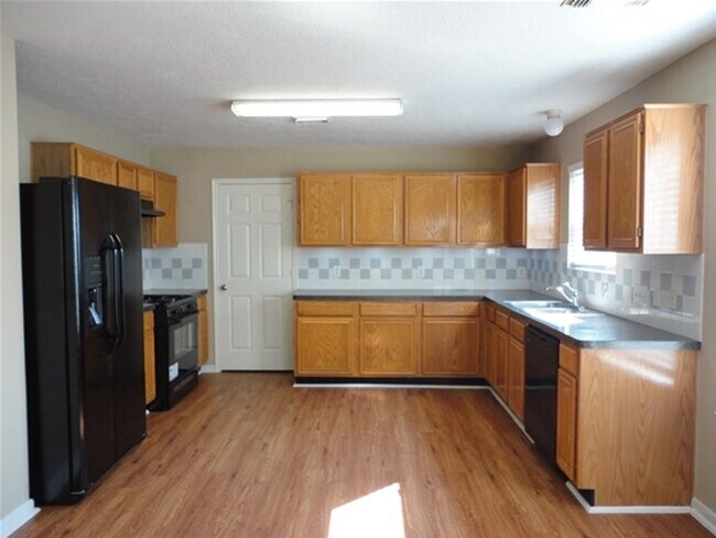 Foto del edificio - 622 Oak Hill Dr