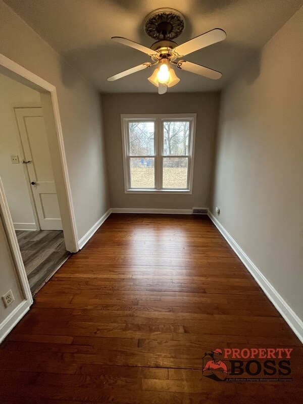 Foto del edificio - 353 S Hamilton St