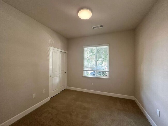 Foto del edificio - 5 Bedroom Single Family Home in Dublin