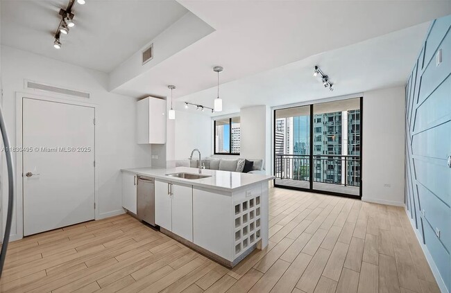 Foto del edificio - 999 SW 1st Ave