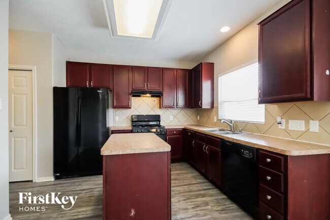 Foto del edificio - 5034 Colony Hurst Trail