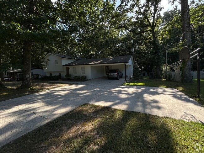 Building Photo - 140 Oakhurst Dr