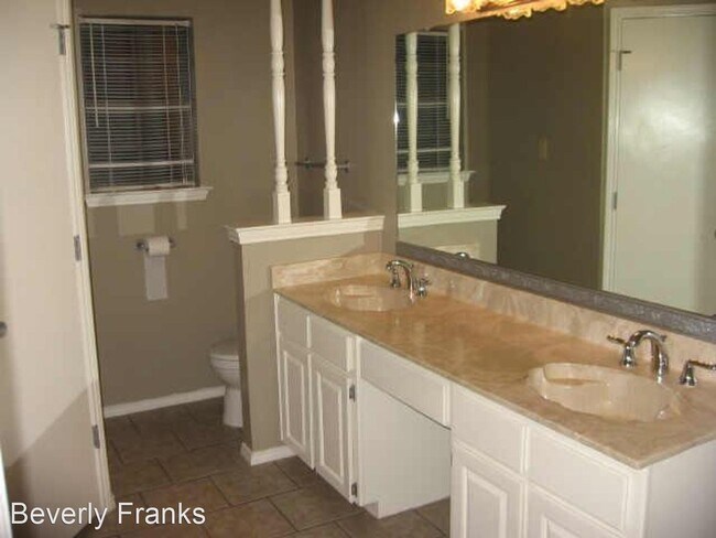 Foto del edificio - 3 br, 2 bath House - 1153 Parkhill Ave