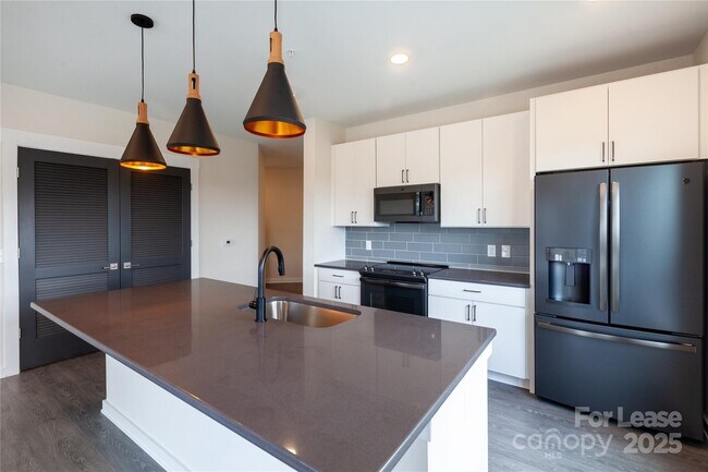 Foto del edificio - 3630 N Davidson St