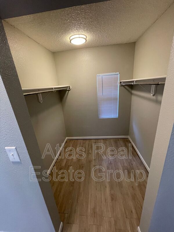 Foto del edificio - 5447-5457 W 4th Ave