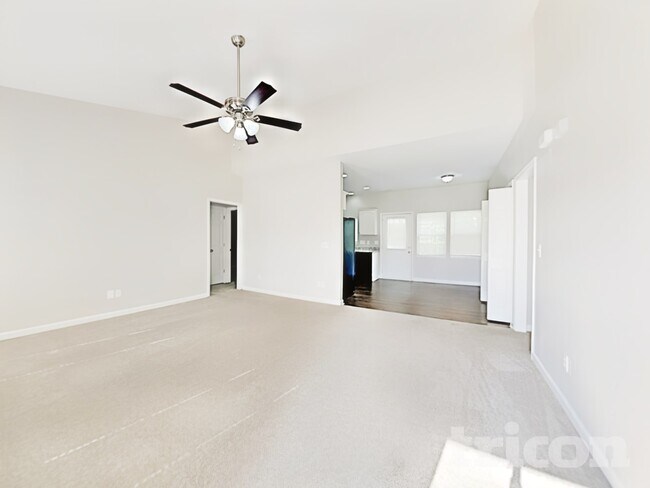 Foto del edificio - 2897 Shady Ln Ave