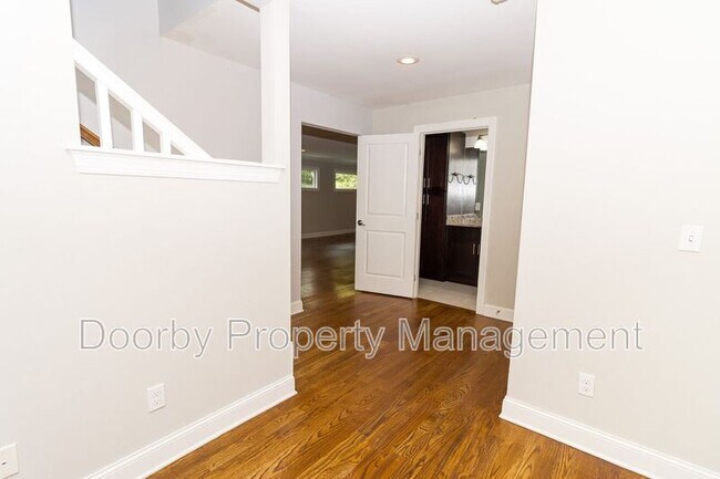 Foto del edificio - 1205 Worthington St