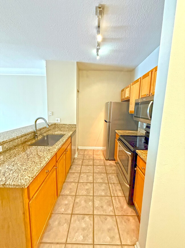 Kitchen - 4207 S Dale Mabry Hwy