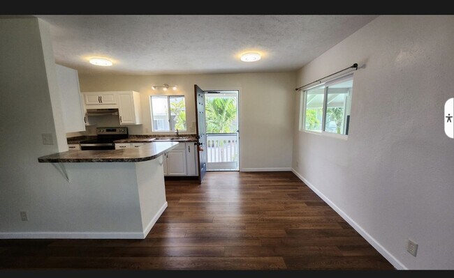 Building Photo - 3/2  Plantation Home