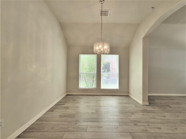 Building Photo - 13910 White Oak Glen Ct