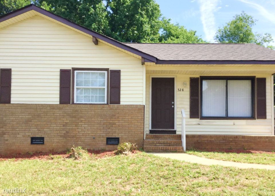 528 W Arrowood Rd, Charlotte, NC 28217 House for Rent in Charlotte