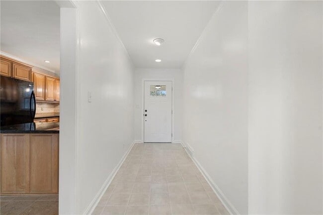 Building Photo - 3088 Majestic Cir