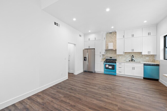 Building Photo - 5113 W 21st St
