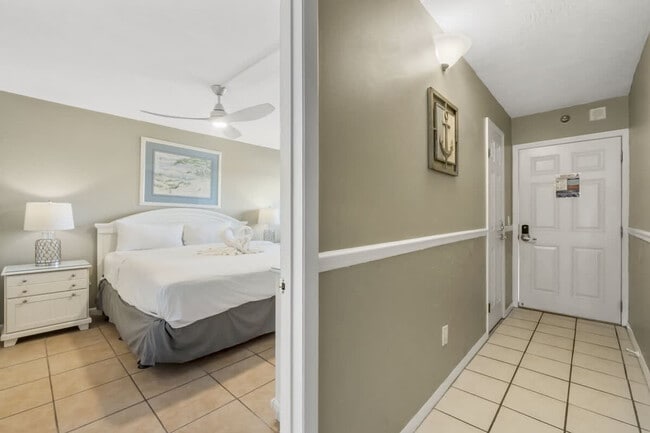 Building Photo - 8743 Thomas Dr