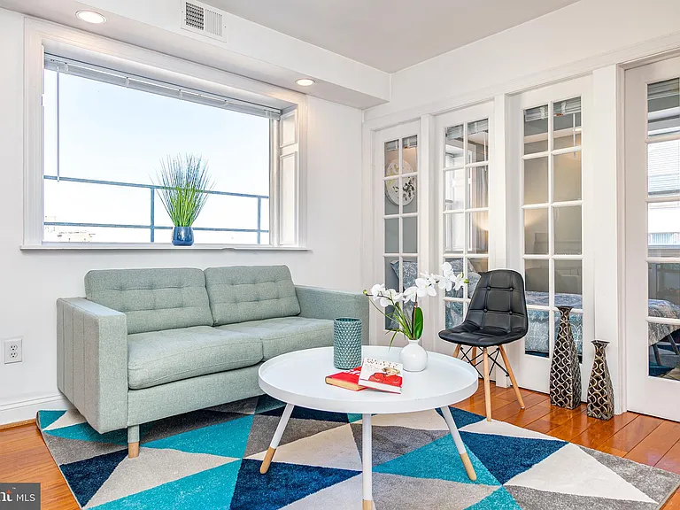 Foto principal - 1125 12th St NW