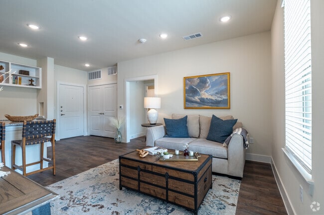 B1 2 habitaciones, 2 baños - 938 pies cuadrados - Área habitable - Cypress Creek Montfort Drive