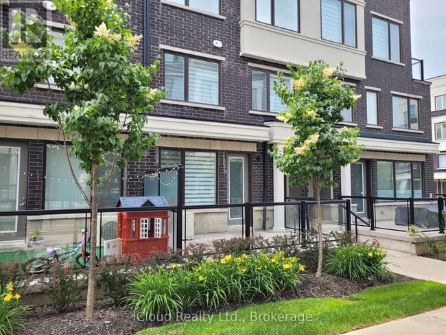 Building Photo - 300 Alex Gardner Cir