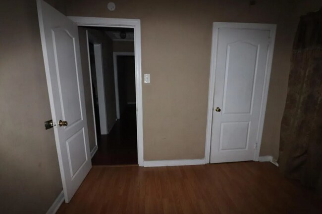 Foto del edificio - 3 bedrooms 1 bath $1100 per month  Section...
