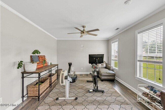 Building Photo - Welcome to Woodlands!