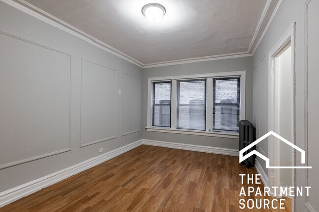 Foto del edificio - 5451 S Cornell Ave