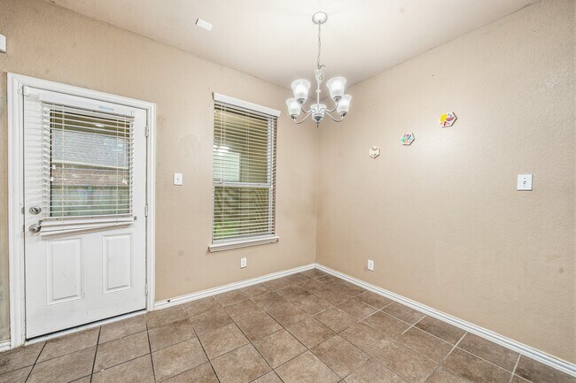 Foto del edificio - 2403 Summers Glen Ct