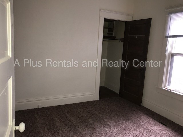 Foto del edificio - 912 W 19th St