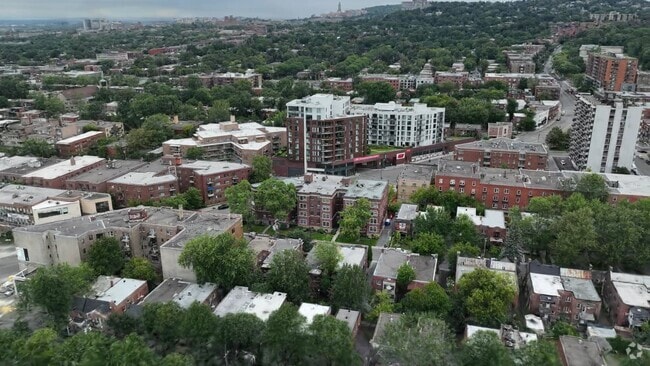  - 5530 Ch De La Côte-Saint-Luc