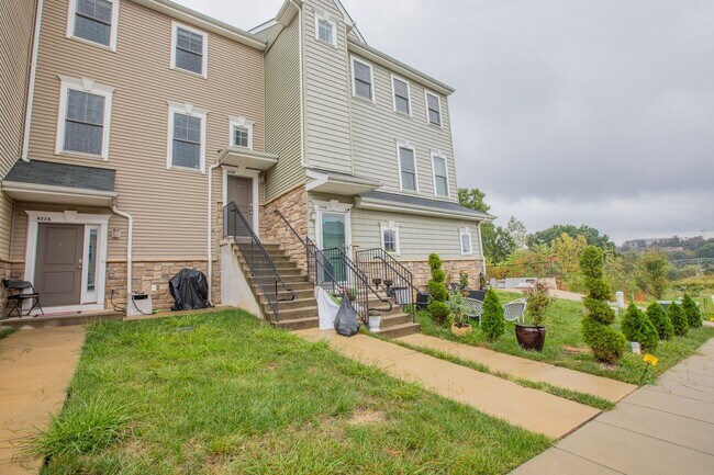 Foto del edificio - Charming 3 BR/2.5 BA Townhome in Columbia ...