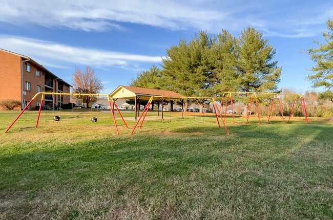 Foto del edificio - Countryside Estates