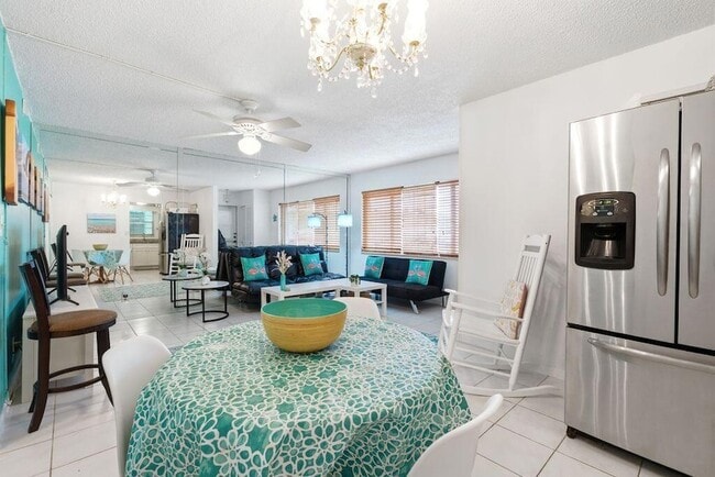 Photo - 1401 N 12th Ct Apartment