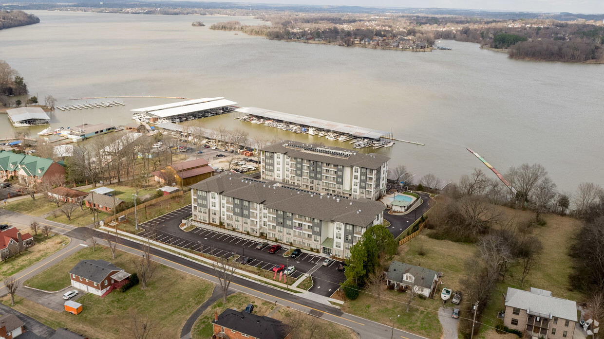 Foto principal - The Residence at Old Hickory Lake