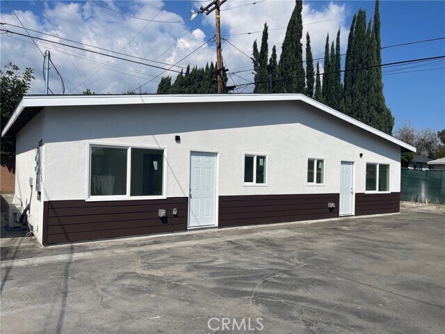 Building Photo - 753 Baylor Ave