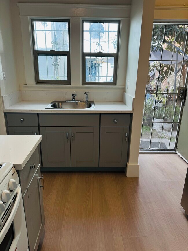 Foto del edificio - 1452 N Gardner St