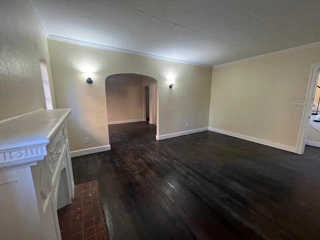 Building Photo - 13918 Roselawn St