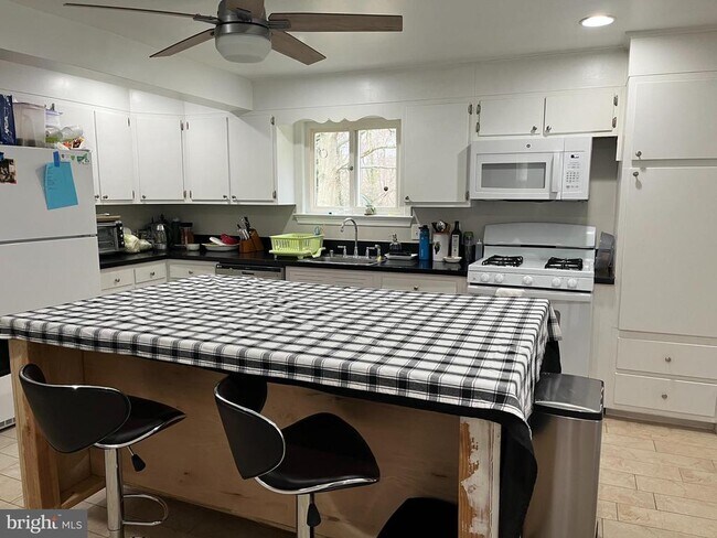 Foto del edificio - 10305 Beaumont St