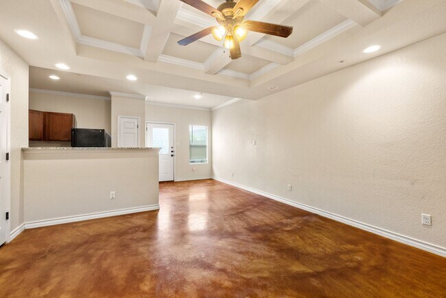 Foto del edificio - SPACIOUS TOWNHOME LOCATED IN SAN ANTONIO, TEXAS!