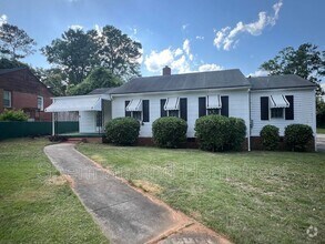 Building Photo - 922 Bluebird Rd